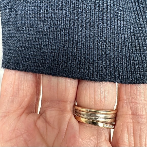 100% Merino Wool Bloomingdale's  Quarter-Zip Blue Sweater Size: XL - NWT - Picture 3 of 6